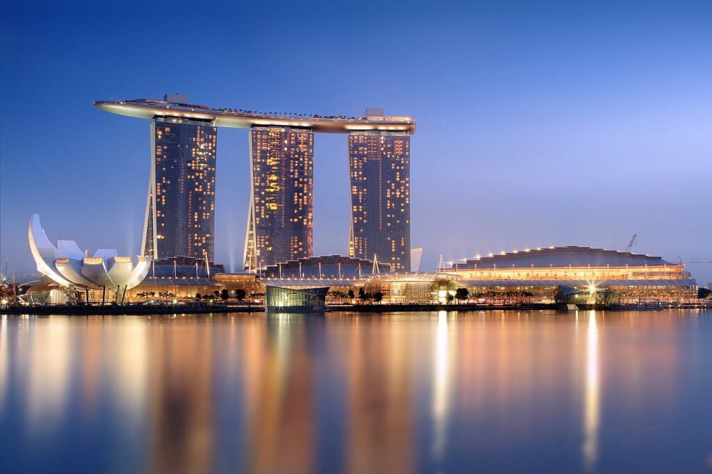 Marina Bay Sands infinity pool luxury hotel skyline Singapore resort