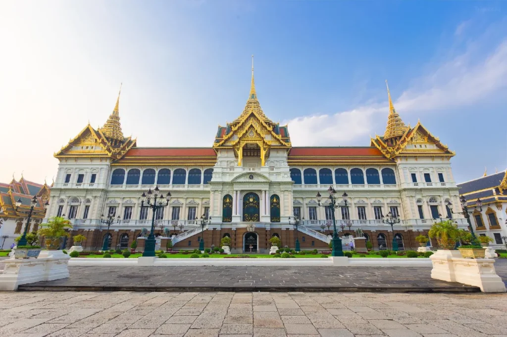 Last minute hotel deals — Mint Hostel Bangkok Thailand budget stay near Grand Palace bestseller compare and book at WingReserve